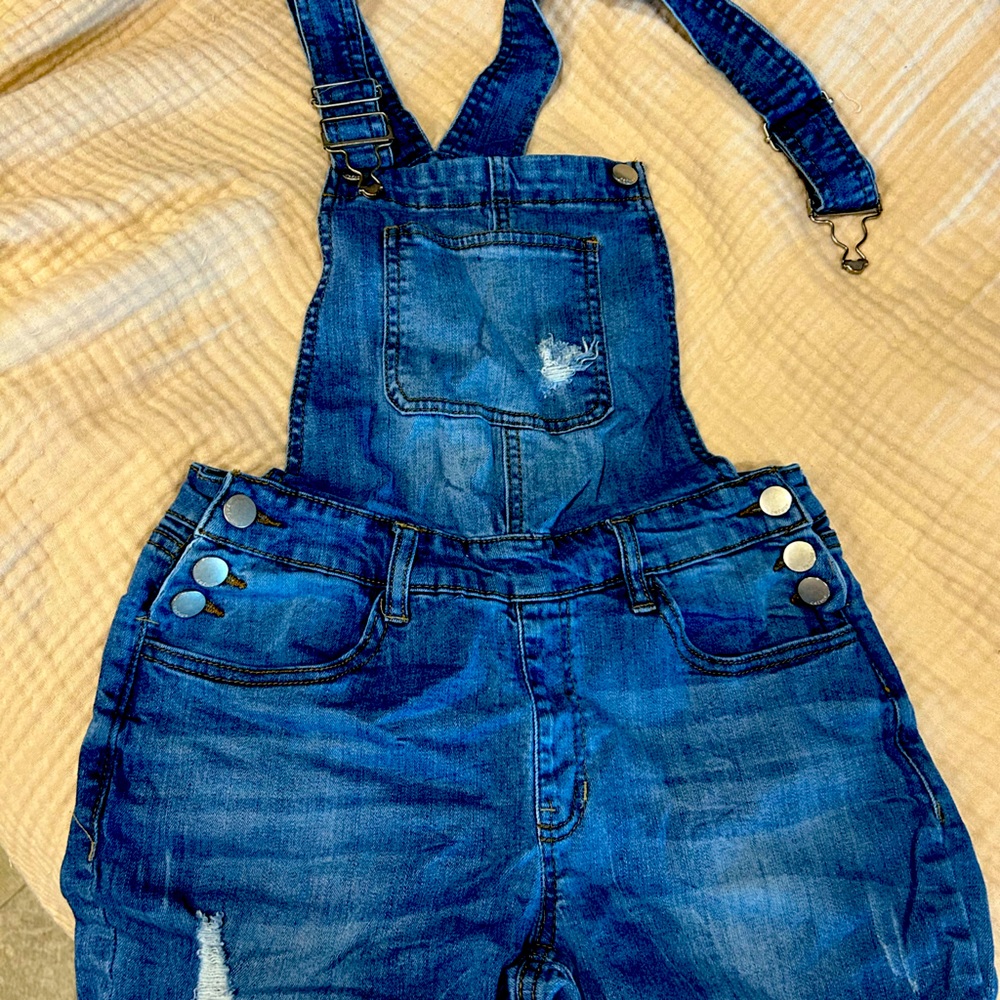 ☀️3/$12 Dollhouse Refuge Overalls Short
